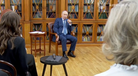 Президент России рассказал, какие задачи призван решить подписанный в июле указ о статусе педагога